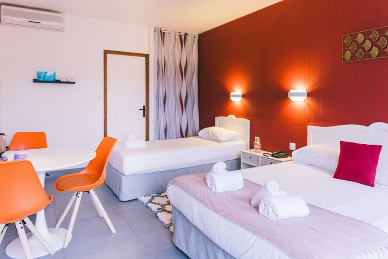 Bedroom 3, Le Soleil D'or, Yonne