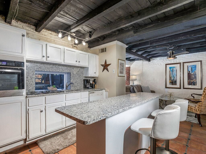 Others 4, Southern Belle Carriage House, Chatham