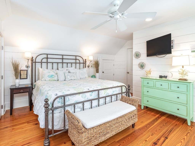Bedroom 3, Serenity By The Sea by Tybee Vacation Rentals, Chatham