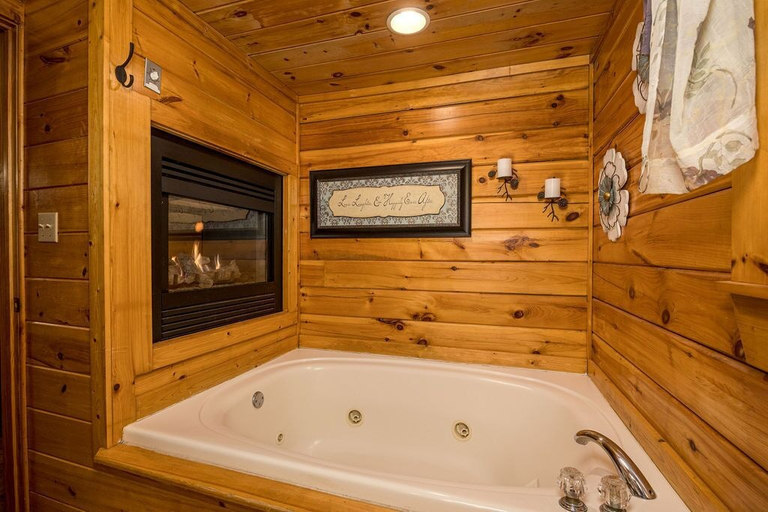 Bathroom 3, Happily Ever After, Sevier
