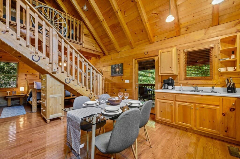 Others 5, Sunrise Woods Retreat, Sevier