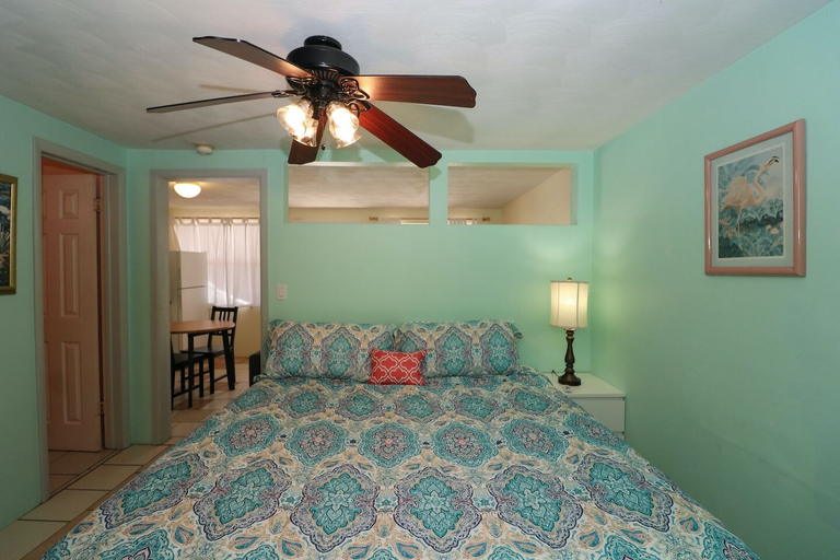 Bedroom 2, Grove City Motel, Charlotte