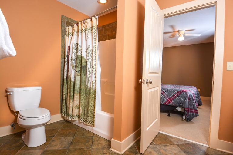 Bathroom, Serenity Summit, Garrett
