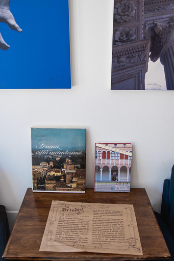 Food & Drinks 5, Boutique Rooms 3 0, Ferrara