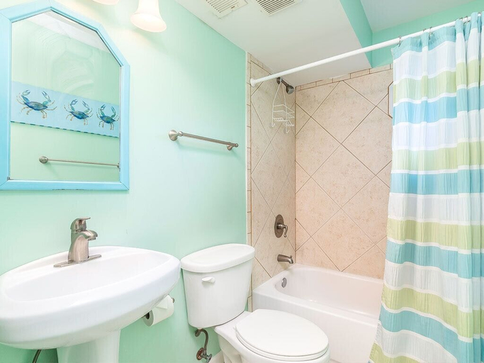 Bathroom 4, Seas The Day, Chatham