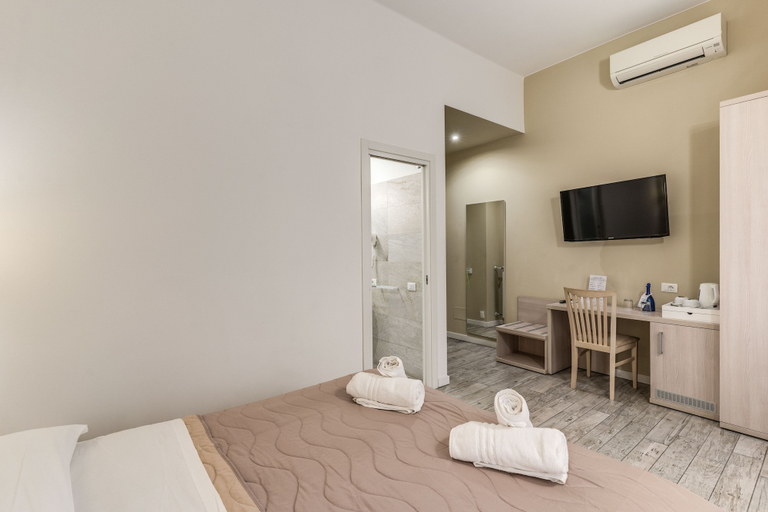 Bedroom 5, Gardenia Suite, Rome