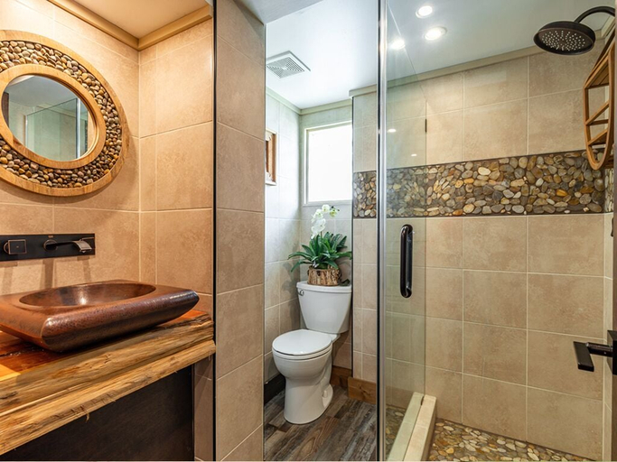 Bathroom 4, Gilligans Island by Tybee Vacation Rentals, Chatham