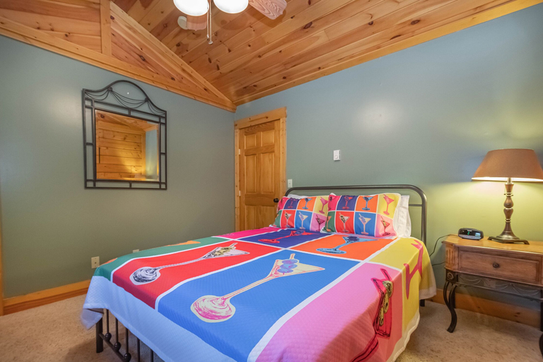 Bedroom 2, Double Martini, Garrett