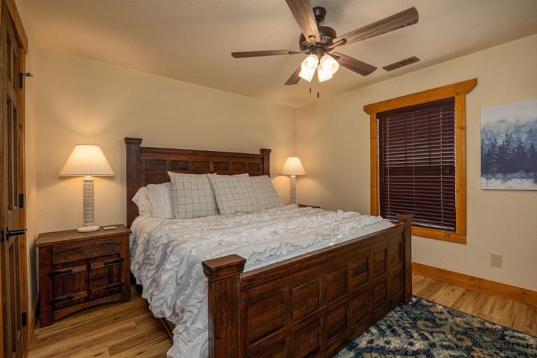 Bedroom 3, Splashing Bear Lodge, Sevier