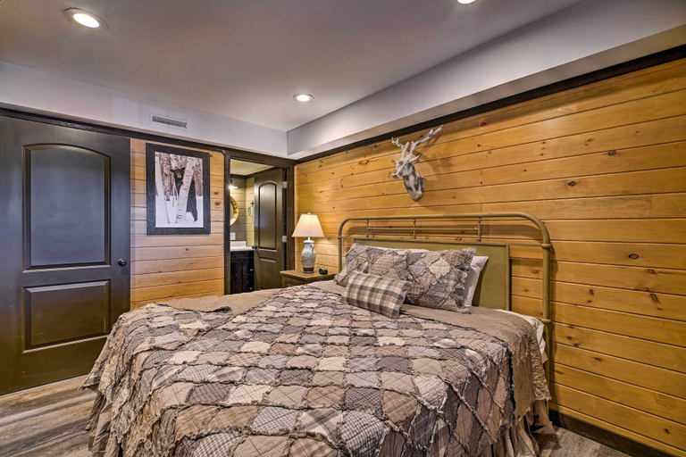 Bedroom 2, Rebel Retreat, Sevier