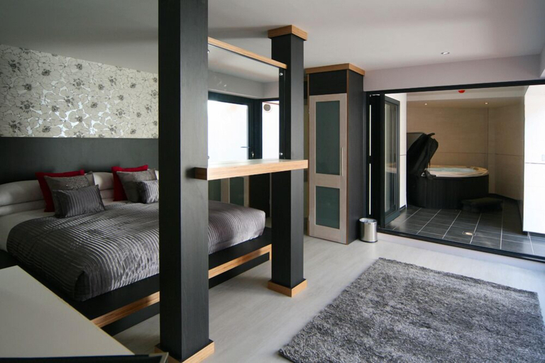 Bedroom 3, Damon's Hotel, Lincolnshire