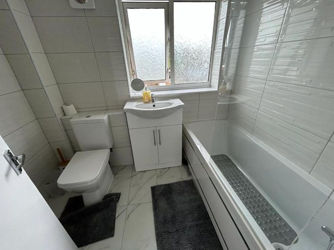Others 5, Ivydale Guest House, Leicestershire