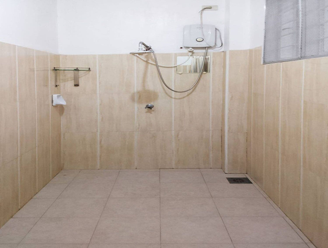 Bathroom 3, Liezel's B&B, Palompon