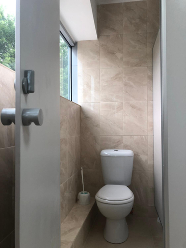 Bathroom, ГотельОК Видубичі, Pechers'kyi