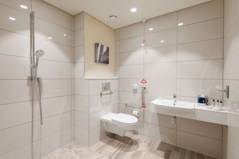 Bathroom 4, Hilton Garden Inn Windhoek, Windhoek East