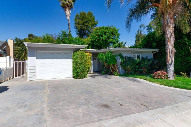 Exterior & Views 1, Woodland Hills Charmer, Los Angeles