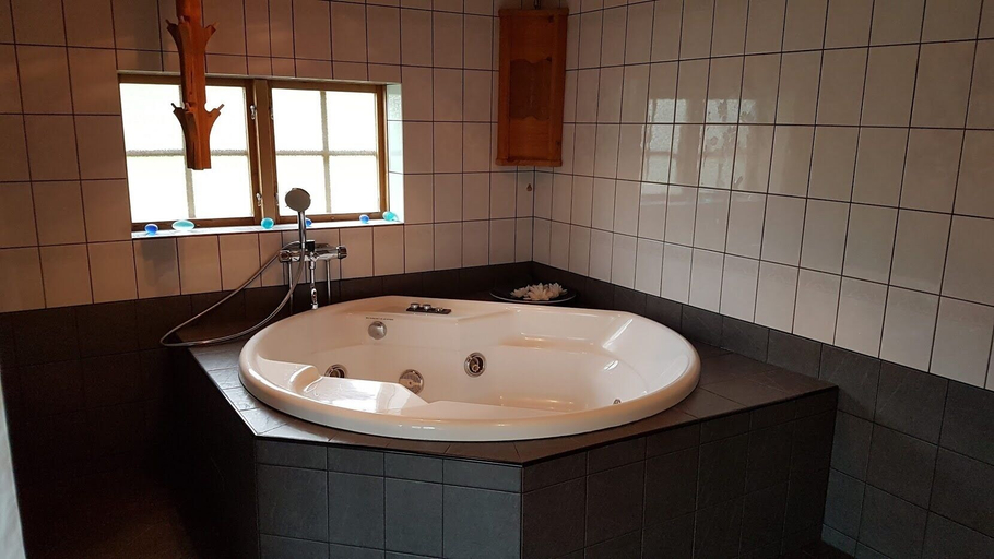 Bathroom 5, STF Hotel & Hostel Persåsen, Berg