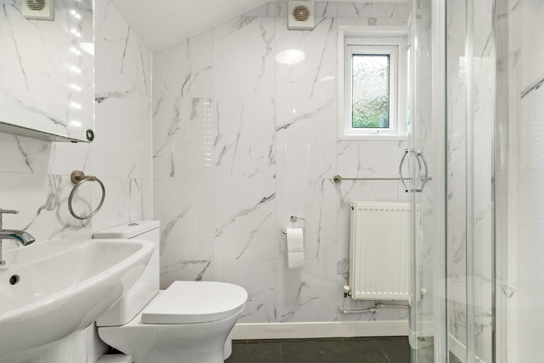 Others 5, Sunbury Villa - Close to Town and Beaches, Pembrokeshire