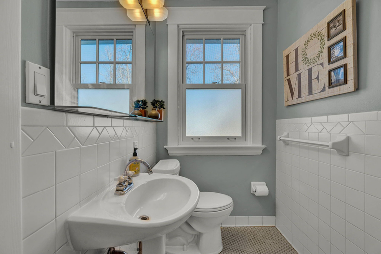 Bathroom 3, Oakley Square 3br Charmer - Total Walkability 3 Bedroom Home by RedAwning, Cincinnati