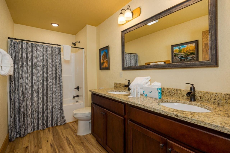 Bathroom 4, Harmony Peak, Sevier