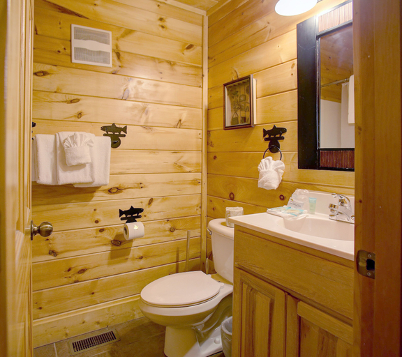 Bathroom 3, Belvedere, Sevier