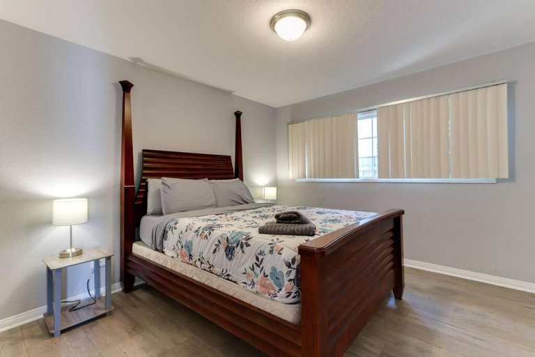 Bedroom 2, Woodland Hills Charmer, Los Angeles