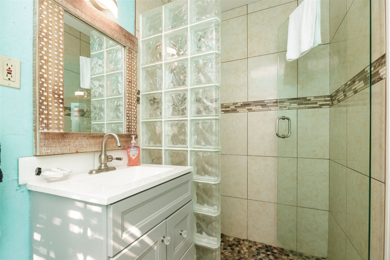 Bathroom 4, Sun Harbor Cottages by Miss Kitty’s, Aransas