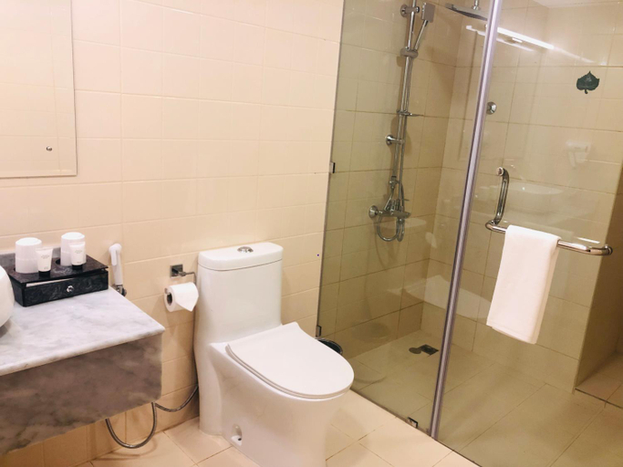 Bathroom 4, Season Inn Hotel, Barka