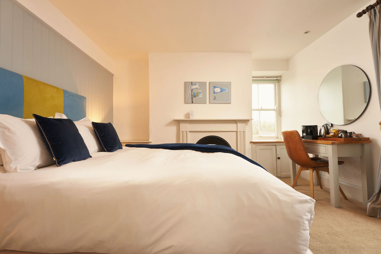 Bedroom 3, Rashleigh Arms, Cornwall