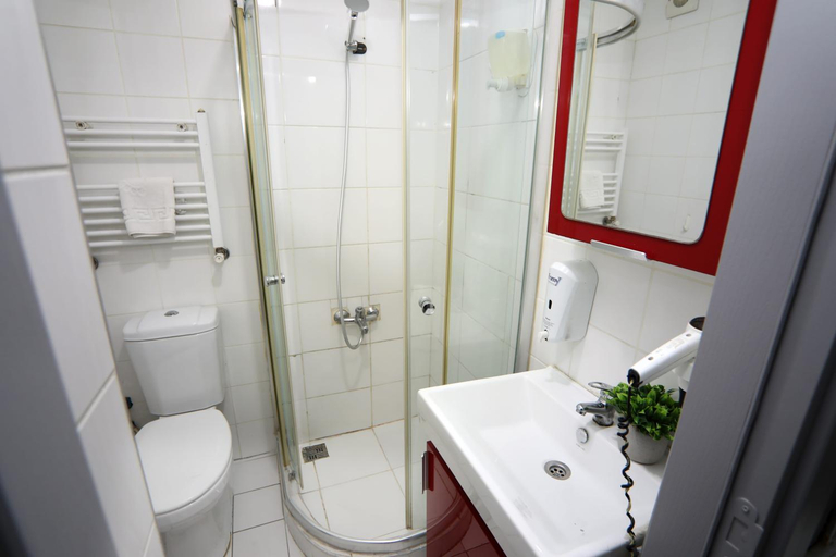 Others 2, Arkem Hotel 1, Maltepe