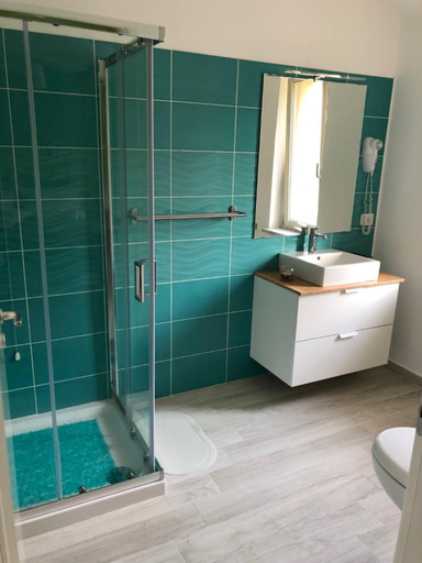 Shower 3, B & B Il Giardino sul Mare, Vibo Valentia