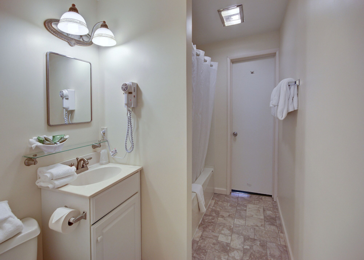 Bathroom 3, Castle in the Sand, Worcester