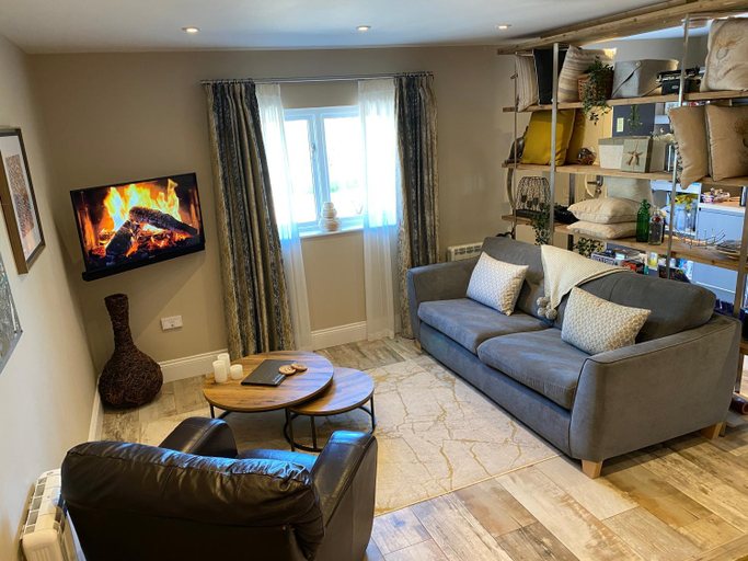 Others 3, The View, Luxury studio, Derbyshire