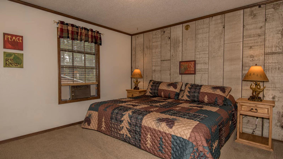 Bedroom 3, Canyon Cabins, Lincoln