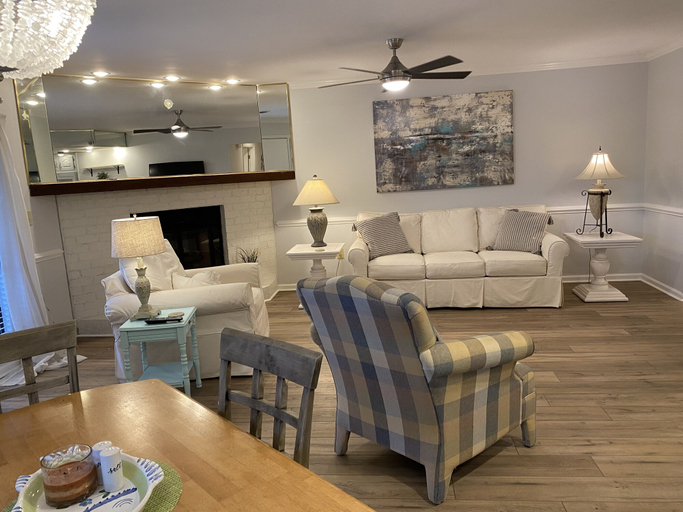 Living area 5, Tilghman Lakes H4 3 Bedroom Condo by RedAwning, Horry