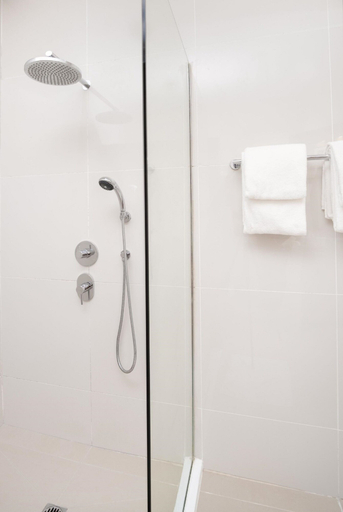 Bathroom, Lomani Island Resort & Spa, Nadroga/Navosa