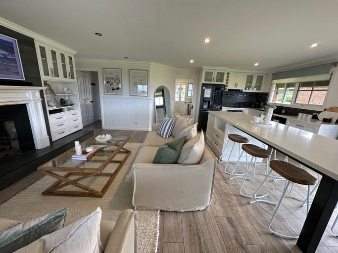 Others 4, Serenity by the Sea Cottage in Apollo Bay with Jacuzzi, Colac-Otway - South