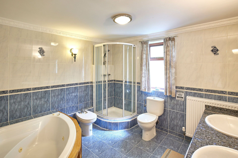Bathroom 4, Host Stay The Cottage Barn, Bradford