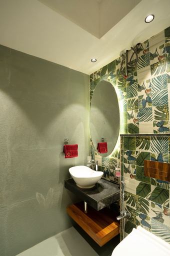 Bathroom 11