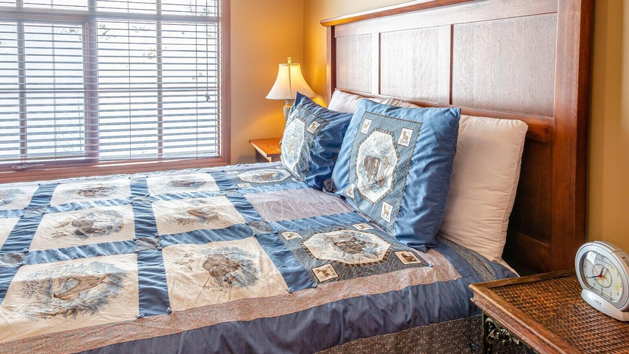 Bedroom 3, Trails Edge #03 By Bear Country, Thompson-Nicola
