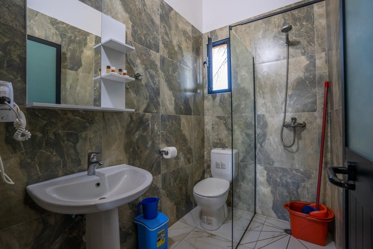 Bathroom 3, The Sea House Velipoje, Shkodrës
