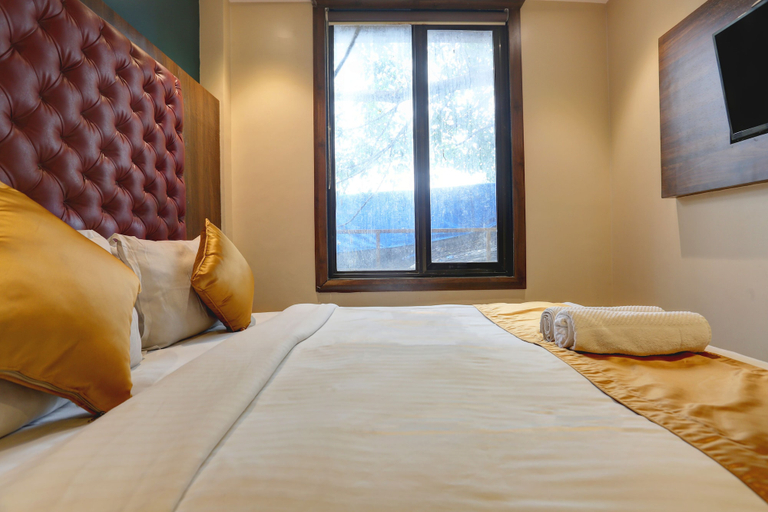 Bedroom 5, Hotel Sea Breeze, Mumbai Suburban
