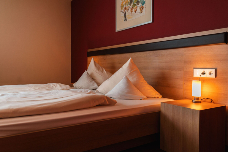 Bedroom 4, Landhotel & Weingasthof Schwarzer Adler, Kitzingen