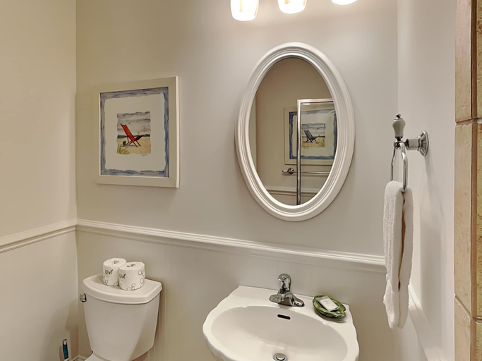 Bathroom 3, 5 Oclock Somewhere by Tybee Vacation Rentals, Chatham
