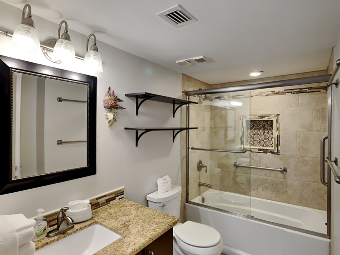 Bathroom 3, Tristan Towers by Southern Vacation Rentals, Escambia