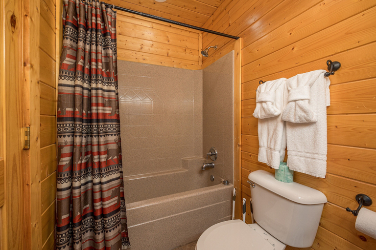 Bathroom 3, Dream on High - One Bedroom Cabin, Sevier