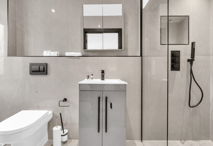 Bathroom 3, homely - Luxury Apartments Finchley, London