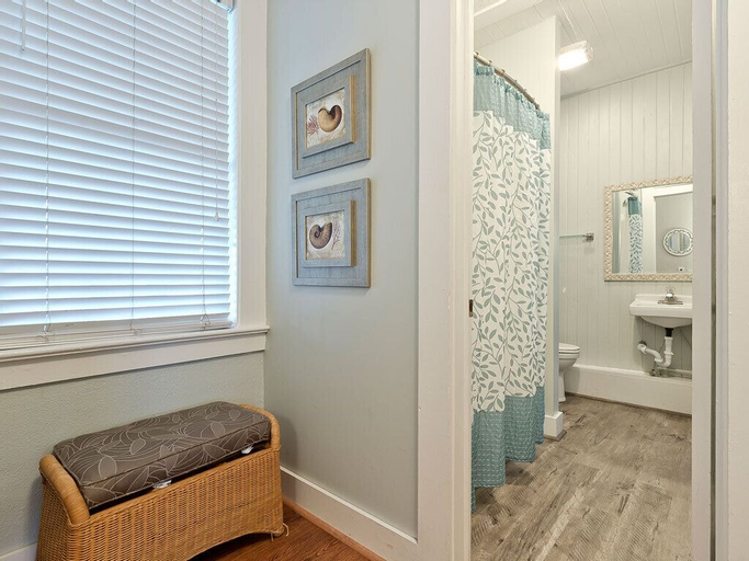 Bedroom 4, Beach Bum Inn, Chatham