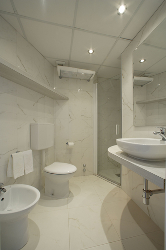 Bathroom 4, Hotel delle Nazioni, Venezia