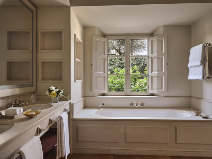 Bathroom 4, Castiglion del Bosco, A Rosewood Hotel, Siena